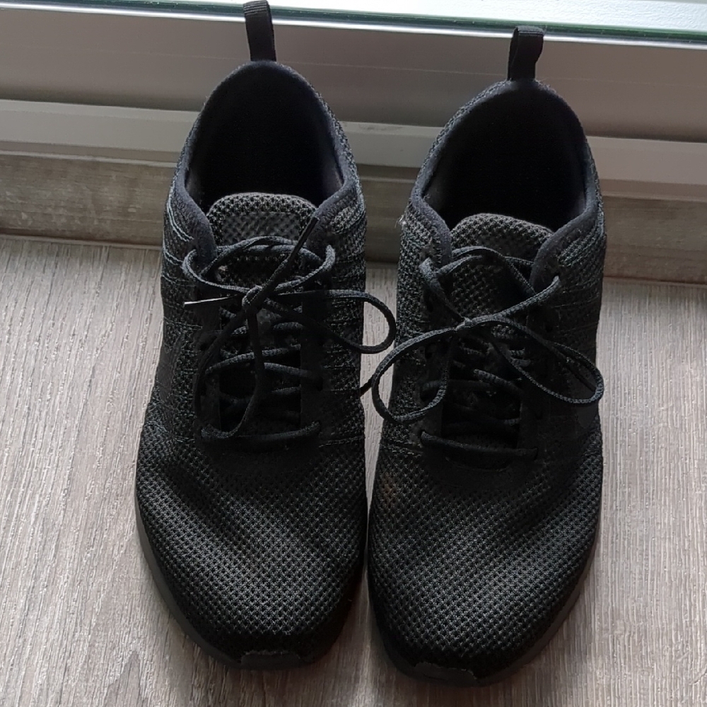 Nike Black Athletic Shoes